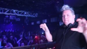 Flux Pavilion Instagram - Welcome to 2024! 

Big love to everyone who came out to the shows, I played so much new stuff it was absolute mayhem all the way through 

Here’s to a very big year coming up ⚡️⚡️⚡️⚡️⚡️