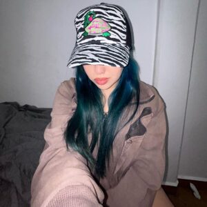 Foudeqush Instagram - h0lA cómo están a poco no se antoja un ____ en la ____ ??? ✮♱✮ 𖤓 ✮♱✮