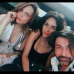 Francesco Apolloni Instagram - Due bellissime e meravigliose Attrici, piene di talento e umanità una e’ una star 🌟 @laurachiatti l’altra lo diventerà @emmamatildalio orgoglioso di averle avute come attrici in @addio al nubilato ... sarete per sempre nel mio ❤️ @minerva_pictures @alessiopiccirillo_pr @raicinema @amazonprime @startalentiofficial