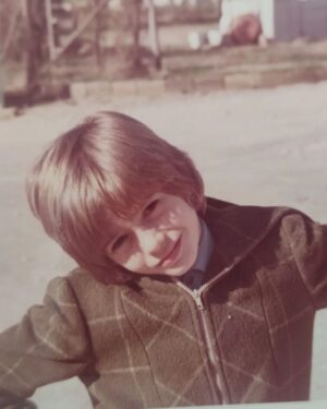 Francesco Apolloni Instagram - Ebbene sì oggi sono nato , e in questa occasione voglio ringraziare questa donna @luigiaalbina che ha avuto il coraggio di mettermi al mondo... senza il coraggio delle donne saremmo ben poca cosa grazie a mia nonna Maria che ha contribuito a farmi crescere a Marcello, grazie a  tutti i miei amici che mi vogliono e mi hanno voluto bene grazie a tutti i miei insegnati e a tutte le persone che mi supportano e  mi aiutano a diventare un essere umano migliore grazie a tutti voi per essere nella mia vita ❤️