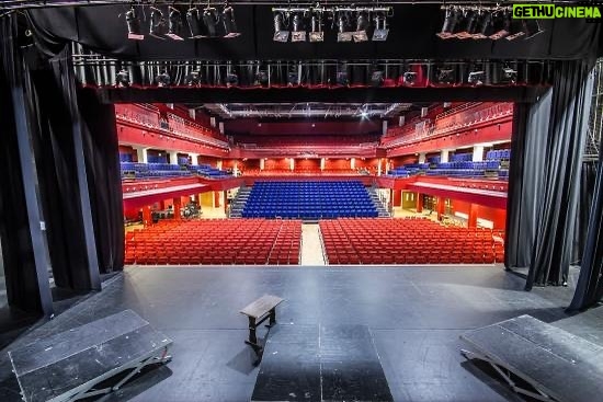 Frankie Boyle Instagram - Irish tour starts soon, including this wild looking room in Castlebar. A lot of stuff getting close to selling out, but still good tickets in Killarney; Kilkenny; and still some room everywhere. Maybe see you there! #Castlebar #Killarney #Cork