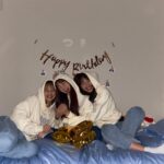 Fukutomi Tsuki Instagram - 改めて！💗 少し遅れの誕生日会をふきのとうで💗 忙しい2人なのにこんな最高のサプライズを準備してくれてもう、嬉しすぎました😭💗 本当にありがとう！ お揃いのパーカーをプレゼントしてくれました💗 それから3人おそろいで、サンリオピューロランドに行ってきました💗 ピューロランドの写真は次の投稿をお楽しみに！ 誕生日が終わってからも沢山の方が祝ってくれて本当に幸せ者です！ 皆さん残りの2020年も幸せに過ごしてくださいね！ 조금 지연의 생일 파티를 후키노토우에서 💗 이런 최고의 서프라이즈를 준비해줘서 너무 기뻤습니다 😭💗 정말 고마워요!!! 같은 파카를 선물로 줬어요 💗 그리고 3명으로 산리오쀼로랜드 에 다녀왔습니다 💗 쀼로랜드의 사진은 다음의 투고를 기대하세요! 생일이 끝나고도 많은 분들이 축해줘서 정말 감사합니다! 여러분 나머지 2020년도 행복하게 지내세요!