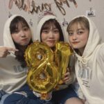 Fukutomi Tsuki Instagram - 改めて！💗 少し遅れの誕生日会をふきのとうで💗 忙しい2人なのにこんな最高のサプライズを準備してくれてもう、嬉しすぎました😭💗 本当にありがとう！ お揃いのパーカーをプレゼントしてくれました💗 それから3人おそろいで、サンリオピューロランドに行ってきました💗 ピューロランドの写真は次の投稿をお楽しみに！ 誕生日が終わってからも沢山の方が祝ってくれて本当に幸せ者です！ 皆さん残りの2020年も幸せに過ごしてくださいね！ 조금 지연의 생일 파티를 후키노토우에서 💗 이런 최고의 서프라이즈를 준비해줘서 너무 기뻤습니다 😭💗 정말 고마워요!!! 같은 파카를 선물로 줬어요 💗 그리고 3명으로 산리오쀼로랜드 에 다녀왔습니다 💗 쀼로랜드의 사진은 다음의 투고를 기대하세요! 생일이 끝나고도 많은 분들이 축해줘서 정말 감사합니다! 여러분 나머지 2020년도 행복하게 지내세요!