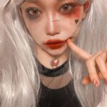 Fukutomi Tsuki Instagram - 🖤happy Halloween🖤 💙Harley Quinn❤️ ハーレイ・クインにメイクをしましたぁぁ♡ どうですか！？ なりきったつもりです🔥 皆さんは何してハロウィン過ごされましたか！？ 教えてくださぁい(//∇//) 明日も良い1日を過ごして下さいね♡ 여러분!!! happy Halloween🖤 이번에 Harley Quinn 의 메이크업을 했습니다!!! 어때요!?!? 저는 Harley Quinn을 매우 좋아해서 너무 행복했습니다!!ㅋㅋㅋㅋ 여러분 Halloween 어떻게 지내셨어요!? 내일도 좋은 하루 보내세요!!♡ #おうちでハロウィン