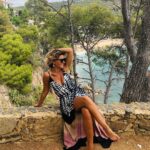 Gülben Ergen Instagram - Telefonda temizlik yapıp bolca fotoğraf silerken kıyamadıklarımı paylaşıyorum :) #merkürretrosu etkisi 🧹 #temizlik #silgitsin gel #2024 🎄 Calella de Palafrugell