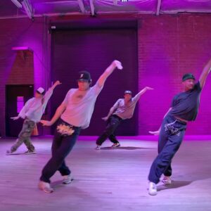 Gabe De Guzman Instagram - BUSTALOGIC. 🎧 @keyleybeats
——————————————————
always know how to recover and get back in the choreo. 🫣

choreo: @darrion_g @faria__igor 🔥
filmed: @mg_produ 🎥
📍: @westcoastdancethtr
——————————————
#GabeDeGuzman #Dance #HipHop #Class #LA #Viral #Explore #Trending