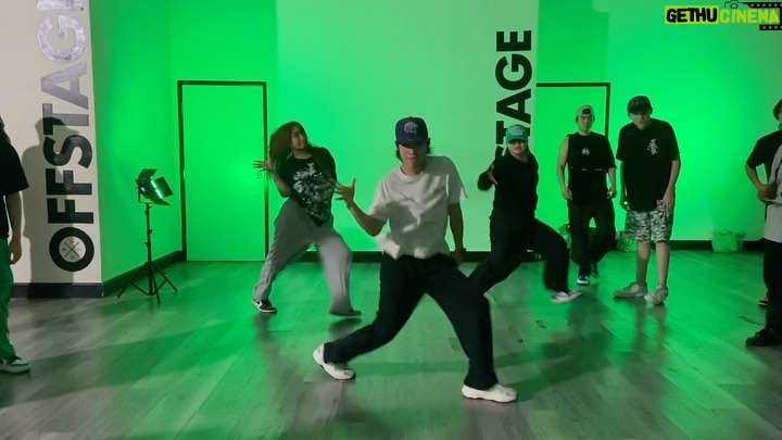 Gabe De Guzman Instagram - HALLE BERRY. 💥 @hurricanechrisofficial ———————————————————— choreo: 🙋🏻‍♂️ squad: @katuhleen @sayaka_okuno ❤️‍🔥 studio: @offstagebygrv 💯 —————————————— #GabeDeGuzman #Dance #HipHop #LA #Class #Viral #Explore #Trending #GabeDeGuzmanChoreography