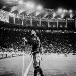 Gabigol Instagram - Quando o Flamengo vence, há mais amor nos morros, mais doçura nos lares, mais vibração nas ruas, a vida canta, os ânimos se roboram, o homem trabalha mais e melhor, os filhos ganham presentes. Há beijos nas praças e nos jardins, porque a alma está em paz,está feliz. O Flamengo não pode perder, não deve perder.