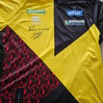 Gabriel Clemens Instagram - Für einen guten Zweck versteigere ich dieses Matchworn Trikot bei ebay!!! Der gesamte Erlös geht an @mylifewith_can_cer Marie kenne ich persönlich wie man auf dem 2. Bild sehen kann da sie mit mir zusammen bei @sportsmed.saar trainiert!!!Marie leidet seit 2016 an Knochenkrebs und ist auf Spenden angewiesen da es eine Behandlung gibt die anschlägt aber keine Krankenkasse übernimmt die Kosten!!!Wenn ihr mehr über die Geschichte erfahren wollt guckt gerne auf den Insta Account von Marie @mylifewith_can_cer @s.jacob24 @ps_schmidt und ich haben überlegt wie wir auf die Geschichte von Marie aufmerksam machen können und auch was Gutes tun können. Dabei entstand dann diese Idee!! Das ist der Link zur Auktion oder in meiner Story direkt https://www.ebay.de/itm/355334882023?mkcid=16&mkevt=1&mkrid=707-127634-2357-0&ssspo=o9q_jgr9quo&sssrc=2524149&ssuid=o9q_jgr9quo&widget_ver=artemis&media=COPY Ihr könnt auch helfen damit wenn ihr den Beitrag teilt und wir so mehr Aufmerksamkeit für die Geschichte bekommen!! Vielen Dank 😘 Euch einen guten Rutsch ins neue Jahr 🍀Bleibt gesund