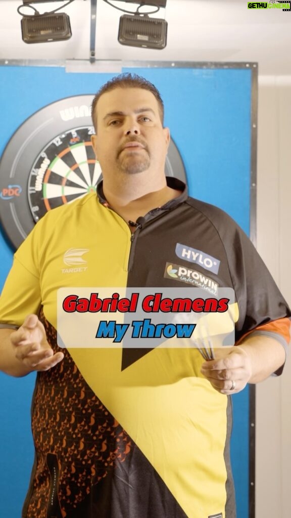 Gabriel Clemens Instagram - 🤌🏽 The German Giants special throw 🇩🇪🎯 #pdc #pdcdarts #darts #throw #gaga