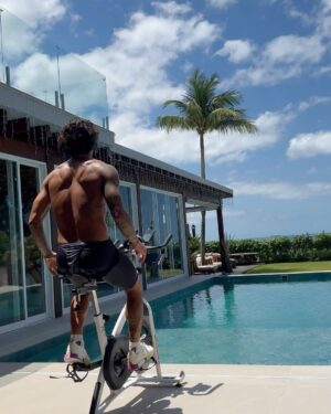 Gabriel Medina Instagram - home sweet home 🏠