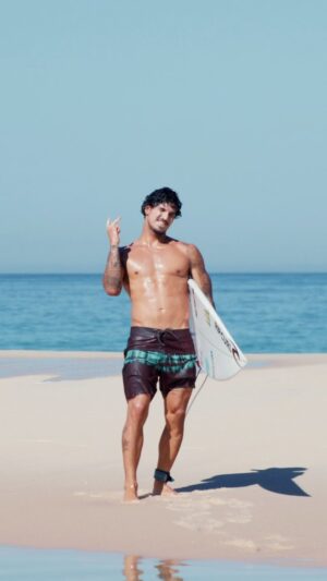 Gabriel Medina Instagram - Partiu surf 🏄🏻‍♂️ 🏄🏻‍♂️🏄🏻‍♂️ 🤪🤣