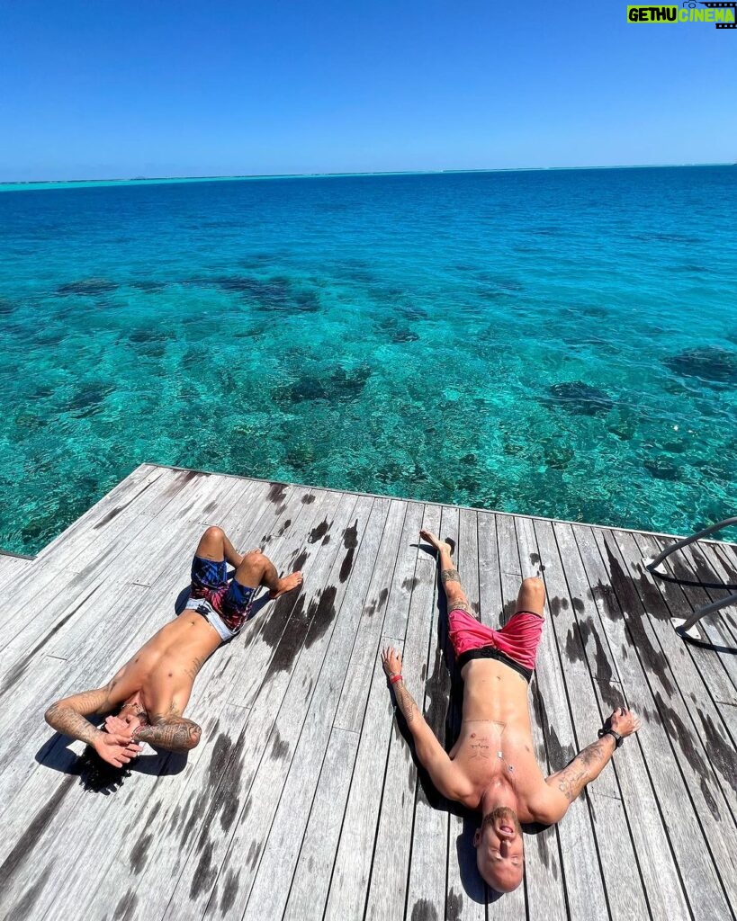 Gabriel Medina Instagram - Cabeça fria coração quente 💙 Bora Bora