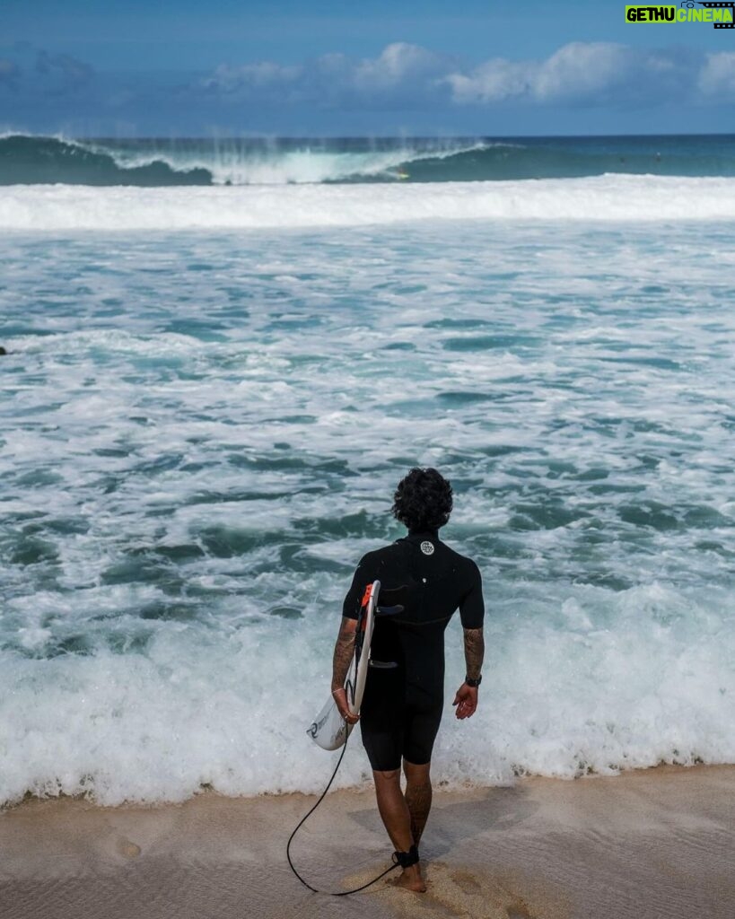 Gabriel Medina Instagram - @sophiamedina and i. 🚶🏻‍♂️🚶🏻‍♀️ ll quem ama viajar com irmão/a? 🙋🏻‍♂️ Hawaii