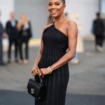 Gabrielle Union Instagram - Cold shoulder on a warm day 🤝🏾
