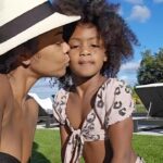 Gabrielle Union Instagram - When your Mom is 100 yrs old 😜 Psssst… curls brought to you by @theproudlyco 🥰