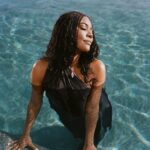 Gabrielle Union Instagram - The beauty is coming out of your shell 🐚 @onlynaturaldiamonds Spring/Summer Cover 2023 Words by: @christinerwhitney Photographer/Director: @sheekswinsalways Stylist: @thomaschristos Hair: @larryjarahsims Makeup: @fionastiles Manicurist: @thuybnguyen Bookings Editor: @glyniscostin Creative Production: @petty_cash_production Director of Photography: @rajdebah Photo Assistants: @keithkleiner @peterbaker42 @blacksesamebean Set Design: @winstonstudios @carlosanthonylopez @jchoi_ Fashion Assistant: @sydengelhart