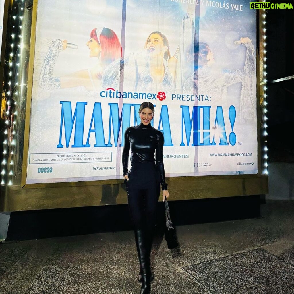 Gaby Espino Instagram - Demasiado orgullosa de ti @alexdelamadrid Amo verte brillar… y triunfar! Pre Estreno de @mammamia_mx Mexico City, Mexico