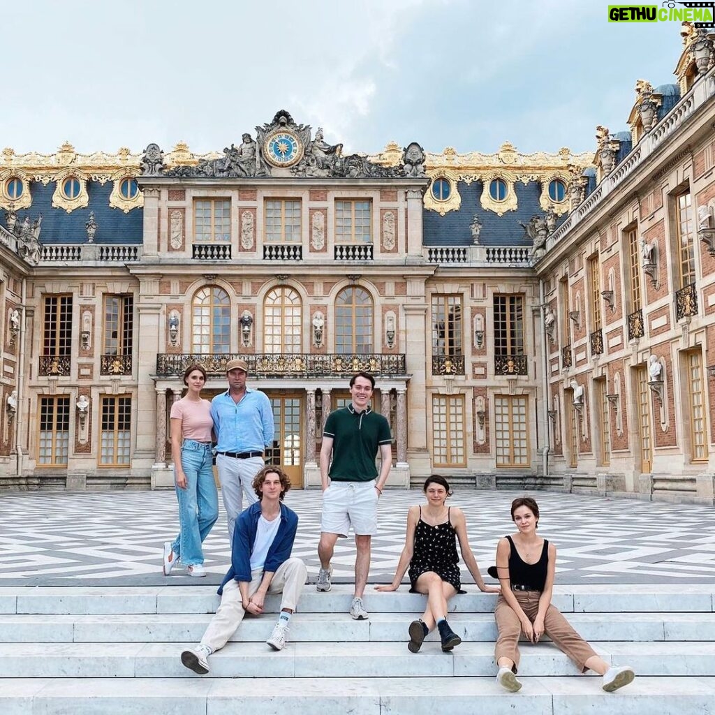 Gaia Weiss Instagram - Meet the royals 👑 #MarieAntoinette #canalplus Château de Versailles