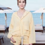 Gaia Weiss Instagram - What a treat to be able to escape for a moment and enjoy a glass of wine in very good company. Thanks @vanityfair and @loropiana for a lovely evening. 📸 @saskialawaks