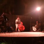 Gani Müjde Instagram - 23. evlik yıldönümümüzün en güzel hediyesiydi bu an. Kerem Görsev Trio Tiffanyde kahvaltı filminin unutulmaz teması "moon river'ı çalarken yıldızlara bakıp ne kadar şanslı olduğumu düşündüm. Çok teşekkürler hayat, Çok teşekkürler ailem, çok teşekkürler @belmacanciger ve tabii ki bu enfes gecenin mimarları sevgili dostum kardeşim @keremgorsev , kontrbası bana sevdiren şahane insan @volkanhursever ve ritmlerine bakmaktan kendimi alamadığım @feritodman ve tabii ki bu eşsiz mekanı hazırlayan ve tıklım tıklım dolmasını sağlayan @bodrum_zai … Ölmeden önce yapılması gerekenler listeniz varsa “Kerem Görsev Trioyu Zai’de dinlemek” mutlaka listenin başında olsun.👏👏👏