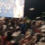 Gani Müjde Instagram - Ölmeden önce yapılacaklar listeniz varsa başa eklenmesi gereken bir etkinlik Andrea Bocelli'nin Lajatico konseri.Yılda bir kez doğduğu köyde kırlara eklemlenmiş 15.000 kişilik Teatro De Silenzio da sahne alıyor Bocelli.15.000 kişilik bu tiyatro sonrasında kimseye açılmıyor.Ta ki gelecek seneye kadar.Adı bu yüzden "sessizik Tiyatrosu" zaten.Dünyanın dört bir yanından gelen müzikseverler unutulmaz bir gece yaşıyorlar.Sonra Bocelli atına atlayıp köyüne gidiyor.Şahane bir Toskana gecesi kalıyor geride size hediye olarak...