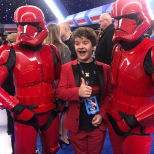 Gaten Matarazzo Instagram - Star Wars The Rise of Skywalker premiere last night! Thanks to my team for making it happen @kimbermakeup @lulureneeb @neotericarms @slash.agency