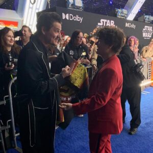 Gaten Matarazzo Instagram - Star Wars The Rise of Skywalker premiere last night! Thanks to my team for making it happen @kimbermakeup @lulureneeb @neotericarms @slash.agency