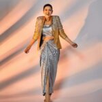 Gauahar Khan Instagram - GOLD SPOT 😬 #week6 #jhalakdikhlajaa11 #host Outfit: @aasabysimran Choker: @e3kjewelry Earrings: @nornament Styling : @devs213 assisted by @krutikaa_sharma 📸 : @mohitvaru Hair : @hairbykhushimehta Mumbai, Maharashtra