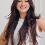 Gauahar Khan Instagram - Motherhood is a journey! Aur ye journey jab bas start ho rahi ho, you need all the help and support in the world! 😇 Isliye I’ve put together the perfect ✨ NEW MOM STARTER PACK ✨, jisme @philipshomesafety.india laaya hai aapke mummy-worries ka ek super-solution. Share this video with a new mom, or tag them in the comments. 👇🏼 @philipshomelivingindia #Motherhood #parenting #parentlife #kidssafety #safety #childsafety #FeelHomeFeelSafe #PhilipsHomeSafety #PhilipsHomeLiving #HomeSafety #safetycameras #ad #collab
