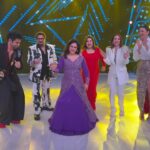 Gauahar Khan Instagram - We have to DingDong when @iammeenakshiseshadri is the guest on #jhalaksikhlaja @sonytvofficial this weekend.. #evergreen #tribute ♥️