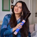 Gauahar Khan Instagram - The perfect diwali gift for all you girlies ! Numerous looks for the gazillion diwali parties are a piece of cake with the Dyson Airwrap. This one is a special edition colour with all the good old features 💕 @dyson_india . I absolutely love it ! #DysonIndia #DysonHair #DysonAirwrap #DysonFestiveStyling #gifted 📸 : @dieppj Mumbai, Maharashtra