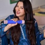 Gauahar Khan Instagram - The perfect diwali gift for all you girlies ! Numerous looks for the gazillion diwali parties are a piece of cake with the Dyson Airwrap. This one is a special edition colour with all the good old features 💕 @dyson_india . I absolutely love it ! #DysonIndia #DysonHair #DysonAirwrap #DysonFestiveStyling #gifted 📸 : @dieppj Mumbai, Maharashtra