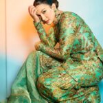 Gauahar Khan Instagram - Hawaa mein udtaa jaaye 💚 Outfit : @printsbyradhika Set : @sanzanyjewels Bangles : personal collection Styling : @devs213 assisted by @krutikaa_sharma 📸 : @shreyansdungarwal #weddings #indian #actorslife #spreadlove Mumbai, Maharashtra
