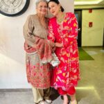 Gauahar Khan Instagram - Mom ❤️ #weddings #mumbai Mumbai, Maharashtra