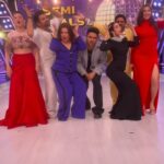 Gauahar Khan Instagram - With the Guru himself! Our compulsory #jhalakdikhlaja reel♥️ @gururandhawa @malaikaaroraofficial the @arshad_warsi @gauaharkhan @rithvikk_dhanjani @saieemmanjrekar @sonytvofficial