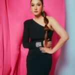 Gauahar Khan Instagram - Aur ab nazdeek se 🙋🏻‍♀️🖤 #closeup Mumbai, Maharashtra