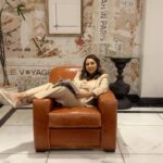 Gauri Khan Instagram - Creating a comfortable corner within a store is essential for offering visitors a place to relax, unwind and immerse themselves in the brands ambiance @gaurikhandesignsofficial Gauri Khan Designs