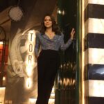 Gauri Khan Instagram - Love the tie silhouette of the necklace from Zoya’s Ikat inspired collection “Her Becoming”. @zoyajewels Tori