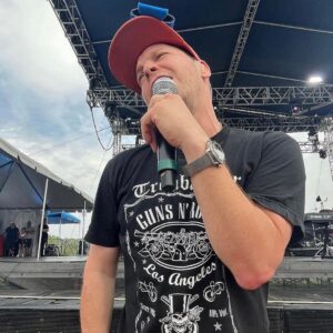 Gavin DeGraw Instagram - Weekend wrap… Music City Grand Prix, WGAR Country Jam and SpiedieFest! Tour starts Tuesday. What show are you coming to?

P.S. check out Buddy making an appearance on the new hats!