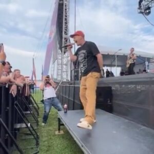 Gavin DeGraw Instagram - Weekend wrap… Music City Grand Prix, WGAR Country Jam and SpiedieFest! Tour starts Tuesday. What show are you coming to?

P.S. check out Buddy making an appearance on the new hats!