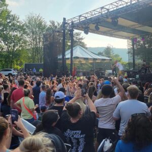 Gavin DeGraw Instagram - Weekend wrap… Music City Grand Prix, WGAR Country Jam and SpiedieFest! Tour starts Tuesday. What show are you coming to?

P.S. check out Buddy making an appearance on the new hats!