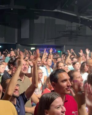 Gavin DeGraw Instagram - Things at my shows that just make sense…
Thank you guys for sharing these moments with me. What’s been your favorite part?