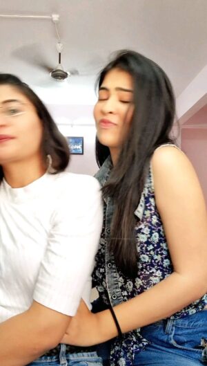 Gayatri Jadhav Instagram - First ever reel super bomb blooper 😅
#reel #maniac #friendship #freefire #gayatrijadhavofficial  #pranjalikanjarkar