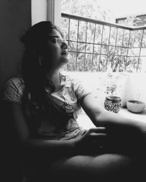 Gayatri Jadhav Instagram - We sat under the same sky , but he couldn't see the stars 🥀
#instapic#instagood #blackandwhite#loneliness#missingyou #vibes#gayatrijadhavofficial 

Pc -@pranjalii_k