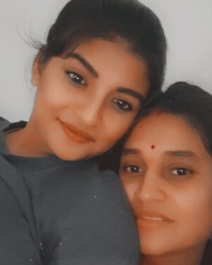 Gayatri Jadhav Instagram - Happy mother's day aai ♥️💯
@ne.eta1821