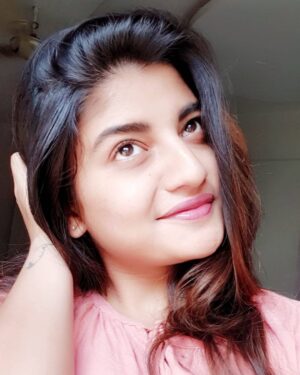 Gayatri Jadhav Instagram - // try to be so strong that nothing can disturb your peace of mind // 🌿
.
#mindgames #strongerthanyesterday #flyhighalejandro🕊 #lostinthought