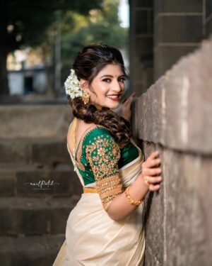 Gayatri Jadhav Instagram - 🌸❤️