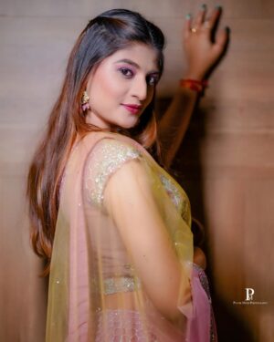 Gayatri Jadhav Instagram - You could've but you didn't✌🏻♥️

MUA - @kohinoor_make_over 
Outfit - @saipaninamdar 
Clicked by - @pratik_more_photography 

#gayatrijadhavofficial #livingmybestlife #noregrets #nomercy #worklifebalance