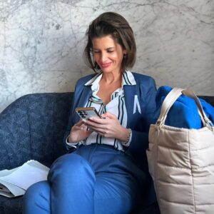 Geneviève Guilbault Instagram - Une autre semaine chargée, toujours avec le sourire 😇